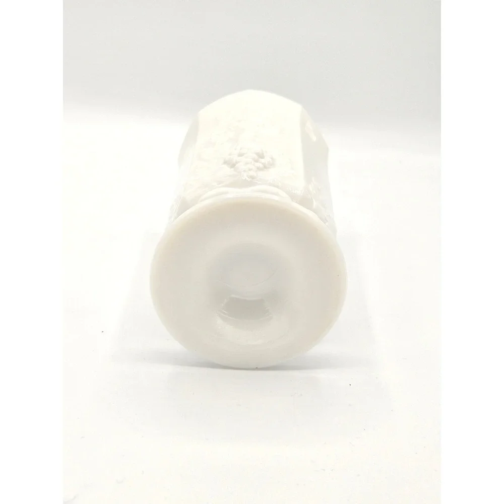 Westmoreland‎ Milk Glass Vase with Grape and Vine Pattern